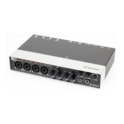 STEINBERG UR44 - USB2.0 профессиональный аудиоинтерфейс 6x4 - фото 118575