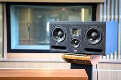 HEDD Type 30 ДЕМО СНЯТО Активные акустические системы для мониторинга в студии. 2 x 7", 4 x 300 Вт. - фото 149313