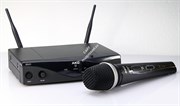 AKG WMS420 Vocal Set Band вокальная радиосистема Band B1 с приёмником SR420, ручной передатчик HT420 с динамическим капсюлем D5, в комплекте адаптер, 1 батарейка AA, держатель микрофона