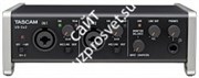 TASCAM US-2x2TP комплект из интерфейса US-2x2, наушников TH-02 и конденсаторного микрофона TM-80 с подвесом.