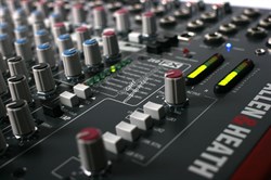 ZED22FX / Микшерный пульт 16 моно, 3 стерео, USB интерфейс / ALLEN&HEATH - фото 131963
