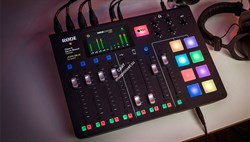 RODE Caster Pro цифровая студия для интернет-вещания и Podcast с процессором эффектов, вход: 4 микрофонных канала, фантомное питание +48В,  3 стерео канала  - USB, аналоговый стерео джек 3,5 мм, Bluetooth, выход 2 х балансных ждека 6.3 мм, 4 выхода на нау - фото 153302