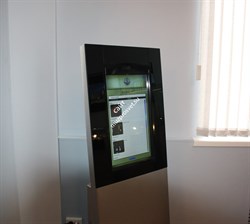 Напольный сенсорный инфо киоск Info Line 22" - фото 154429