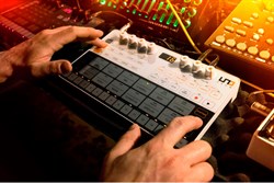 IK MULTIMEDIA UNO Drum грувбокс, Полифоная: 11 голосов, 12 пэдов с двумя уровнями чувствительности, Структура: 12 - фото 155959