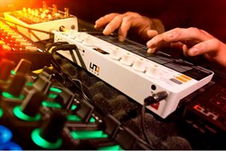 IK MULTIMEDIA UNO Drum грувбокс, Полифоная: 11 голосов, 12 пэдов с двумя уровнями чувствительности, Структура: 12 - фото 155960