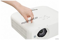 Портативный 3 LCD проектор Panasonic PT-VZ585NE - фото 157751