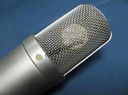 RODE NTR ленточный студийный микрофон премиального класса, питание 48В, частотная характеристика: 20 Гц - 20 кГц, выходное сопротивление: 200 Ом, чувствительность: -30,5 дБ на 1 В/Па, макс. SPL 130 дБ,  диаметр 65 мм, длина 216 мм, вес: 1047 г - фото 168664