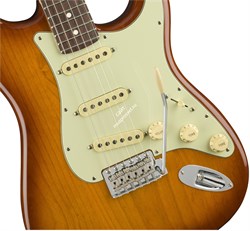 FENDER American Performer Stratocaster®, Rosewood Fingerboard, Honey Burst электрогитара - фото 96499