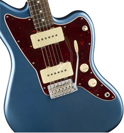 FENDER AMERICAN PERFORMER JAZZMASTER®, RW, SATIN LAKE PLACID BLUE электрогитара, цвет синий, в комплекте чехол - фото 96610