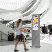 Решение Digital Signage: интерактивная, цифровая система навигации для торгового центра из 10 стоек